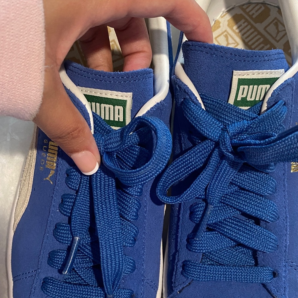 NWT Puma Blue and Cream Suede Sneakers (SIZE 6) - Picture 7 of 8